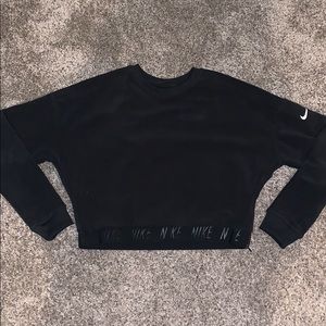 nike cropped fleece